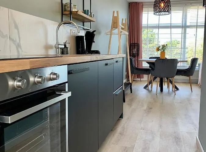 Amsterdam 76 아파트